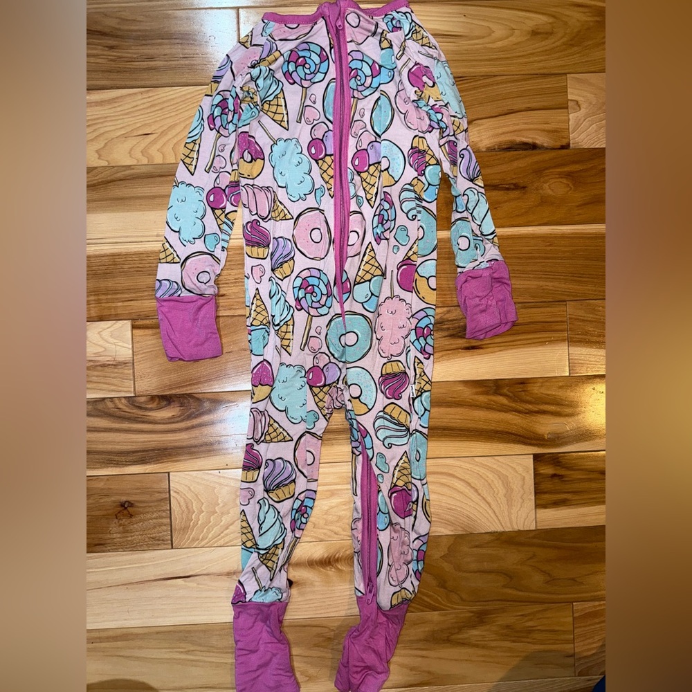 Little sleepies zippy size 12-18 months